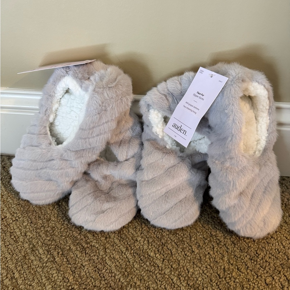 2 Auden Soft Gray Women's Slippers